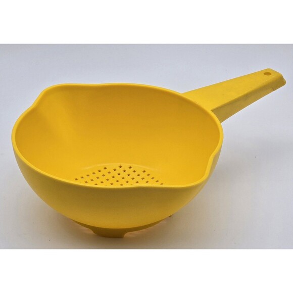 Vintage Tupperware Colander Strainer with Handle Yellow Kitchen - Picture 1 of 9